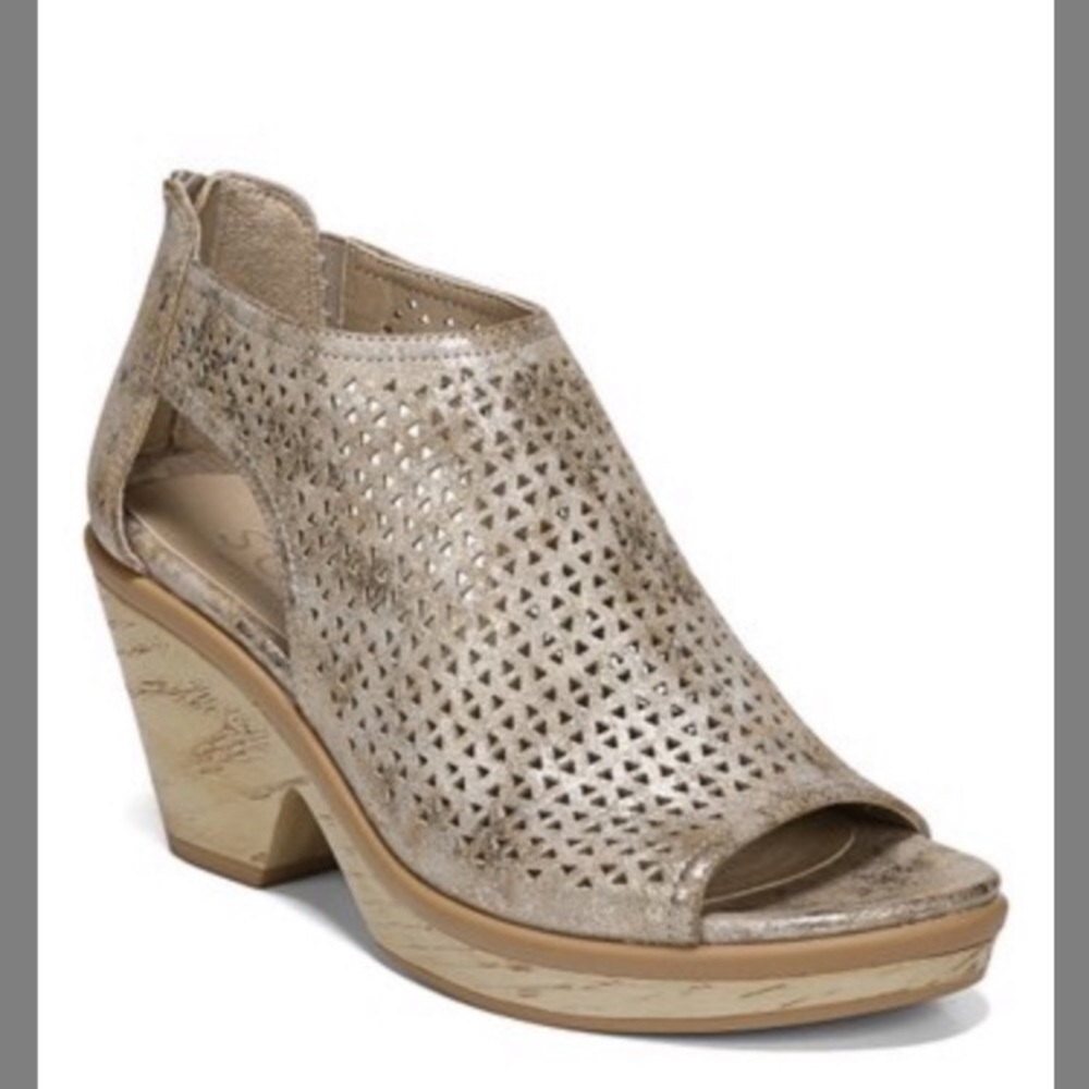 NWOT Naturalizer Gold mesh shoes